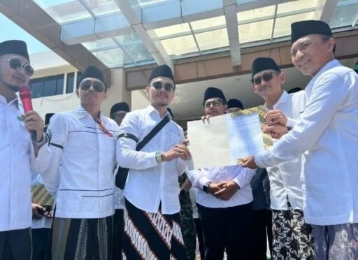 Santri dan Alumni Ponpes Probolinggo Gelar Aksi Damai Dukung Ponpes Lirboyo