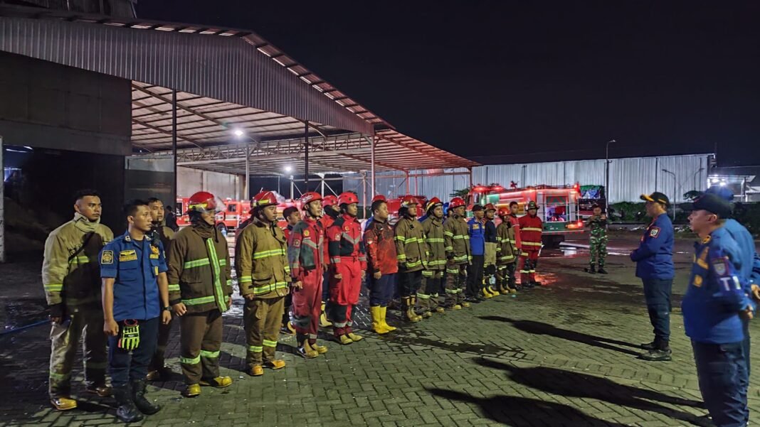 Kebakaran di PT Bina Megah Indowood Wonomerto Probolinggo Berhasil Dipadamkan