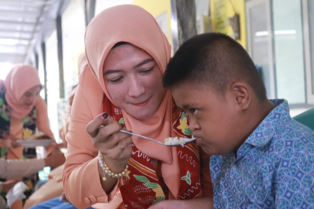 DWP Probolinggo Gelar Bakti Sosial di SLB Dharma Asih