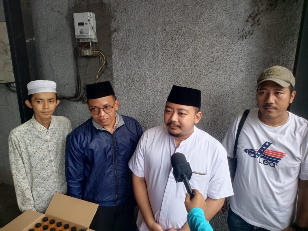 Ribuan Warga Serbu Makan Bakso Gratis di Kraksaan