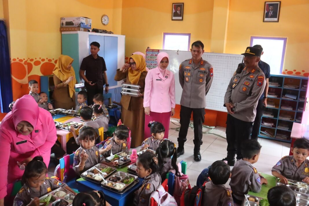 Kapolres Probolinggo Kota Tinjau Dapur SPPG Tongas