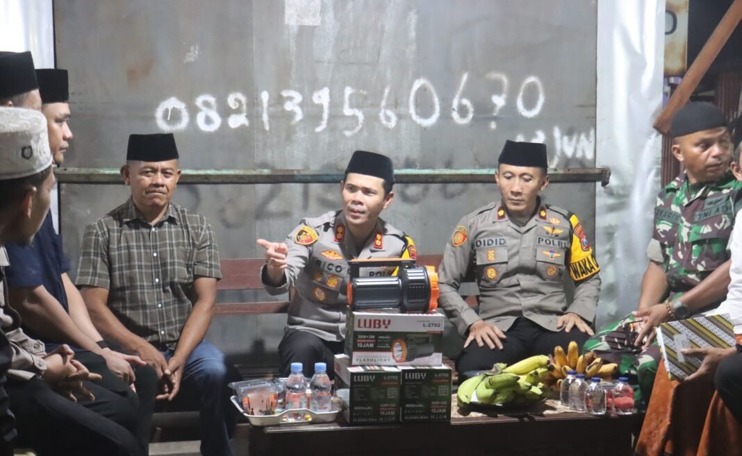 Polres Probolinggo Kota Perkuat Keamanan Lingkungan dengan Pembinaan Satkamling